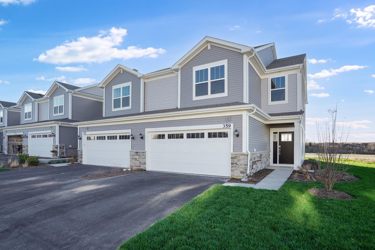 311 Red Oak Cir., Volo, IL 60020