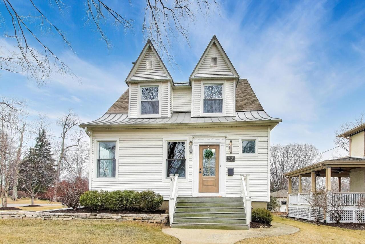 520 S Wheaton Ave., Wheaton, IL 60187