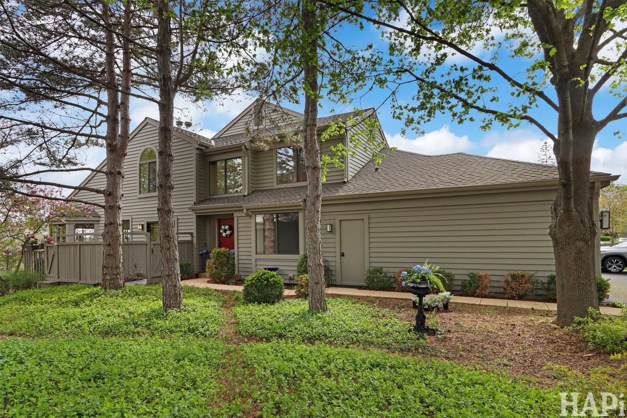 897 Longmeadow Ct. #1044, Lake Barrington, IL 60010