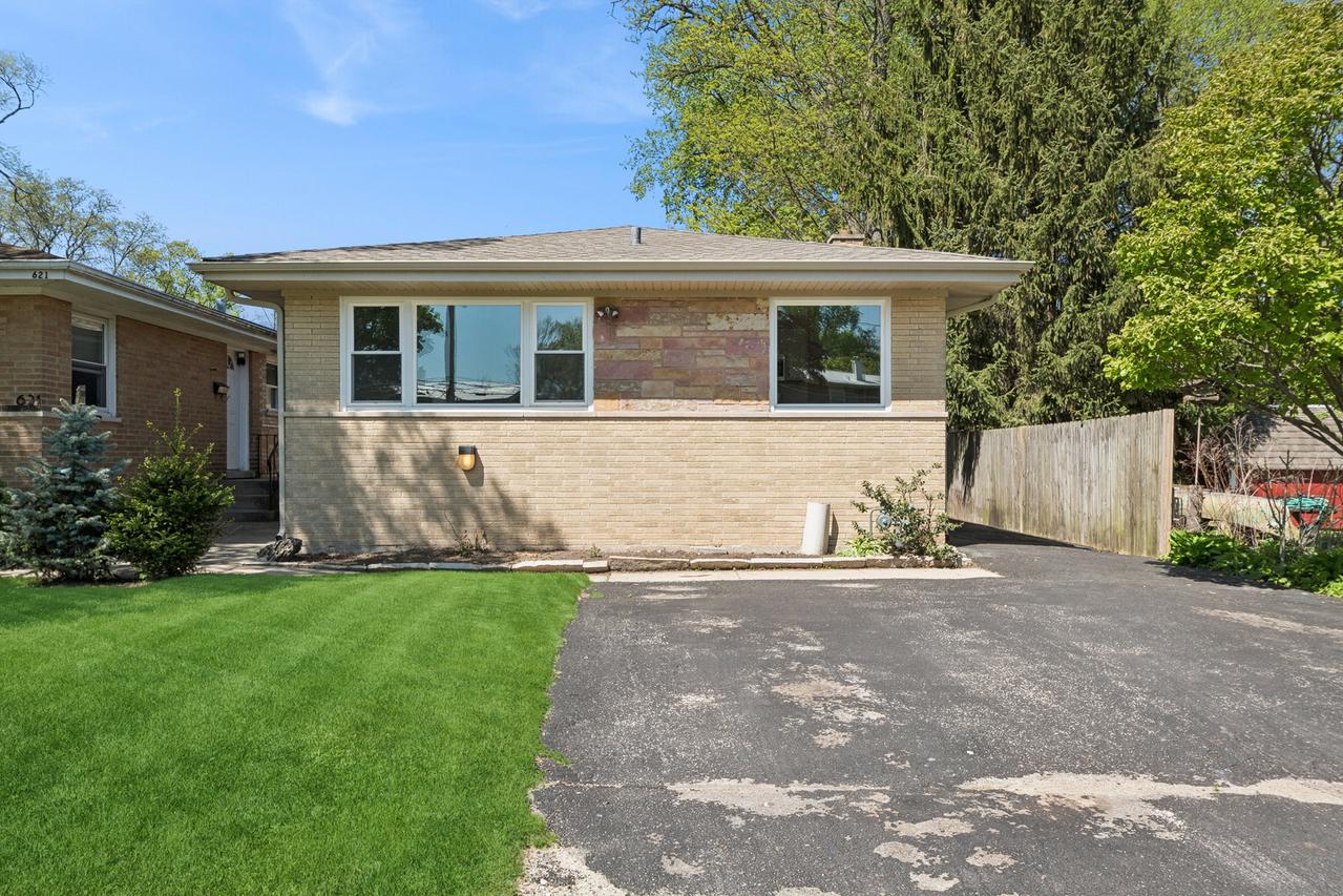 625 Hibbard Rd., Wilmette, IL 60091