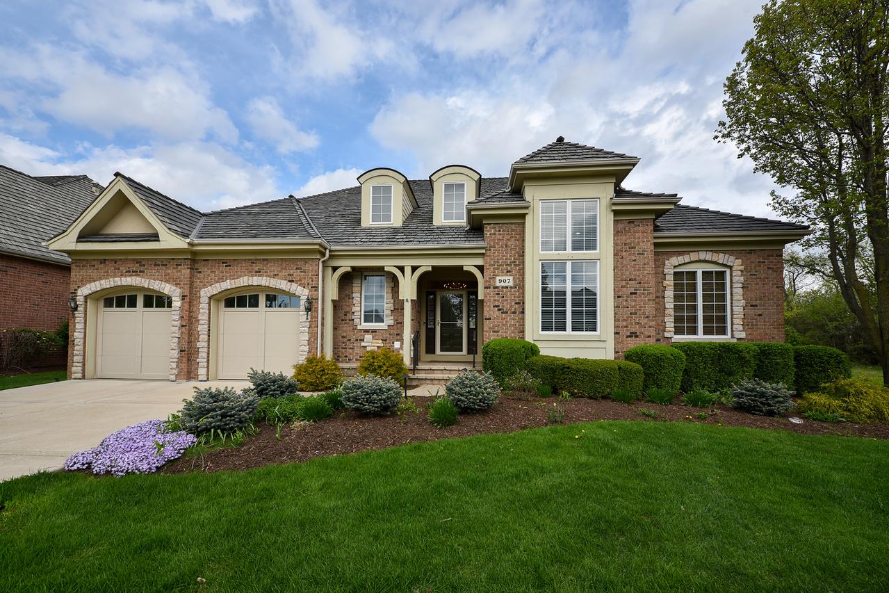 907 Middleton Ln., Inverness, IL 60010