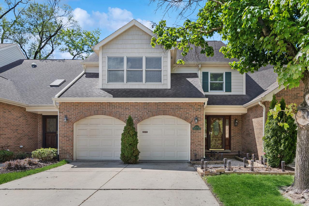 628 Windham Ln., Naperville, IL 60563