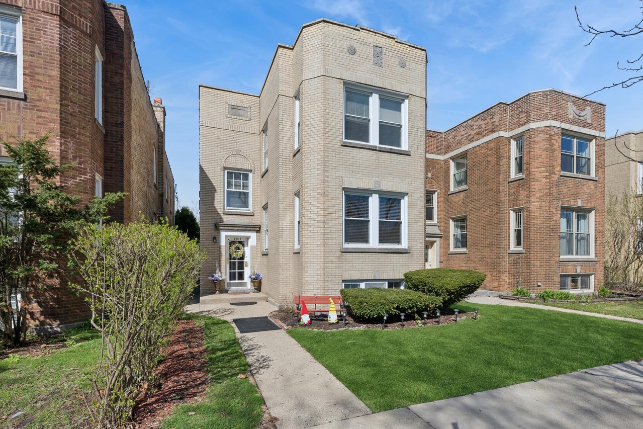 7918 Karlov Ave., Skokie, IL 60076