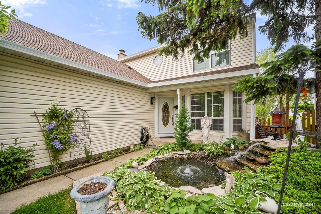 1837 Grosse Pointe Cir., Hanover Park, IL 60133