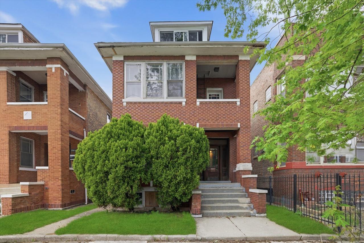 6734 S Maplewood Ave., Chicago, IL 60629