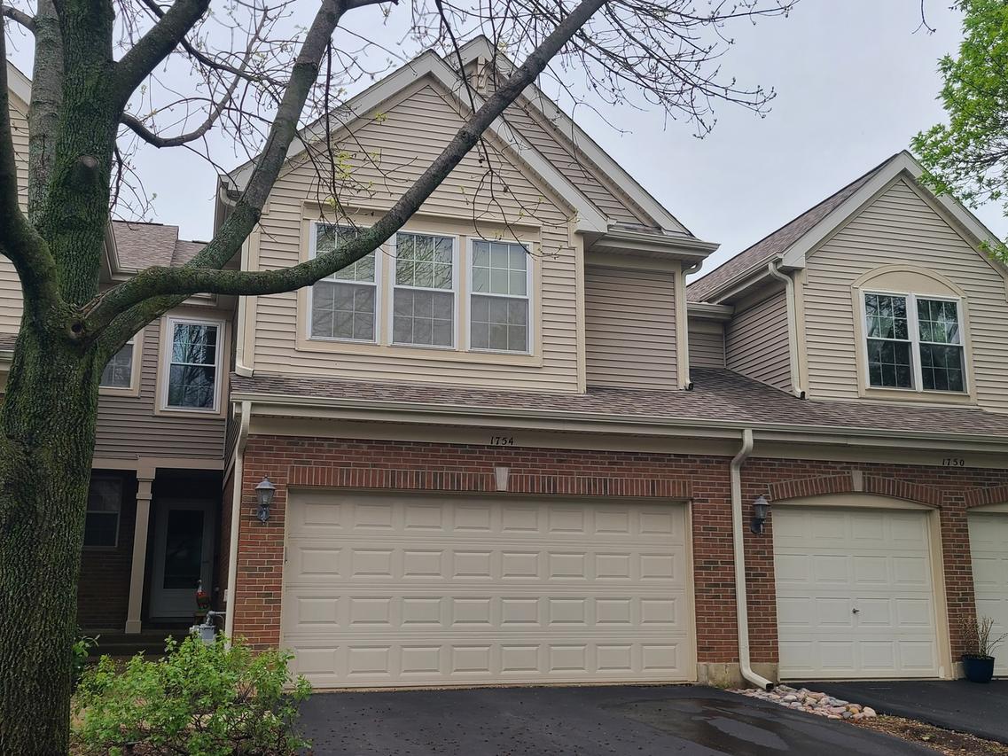 1754 Briggs Ct., Lisle, IL 60532