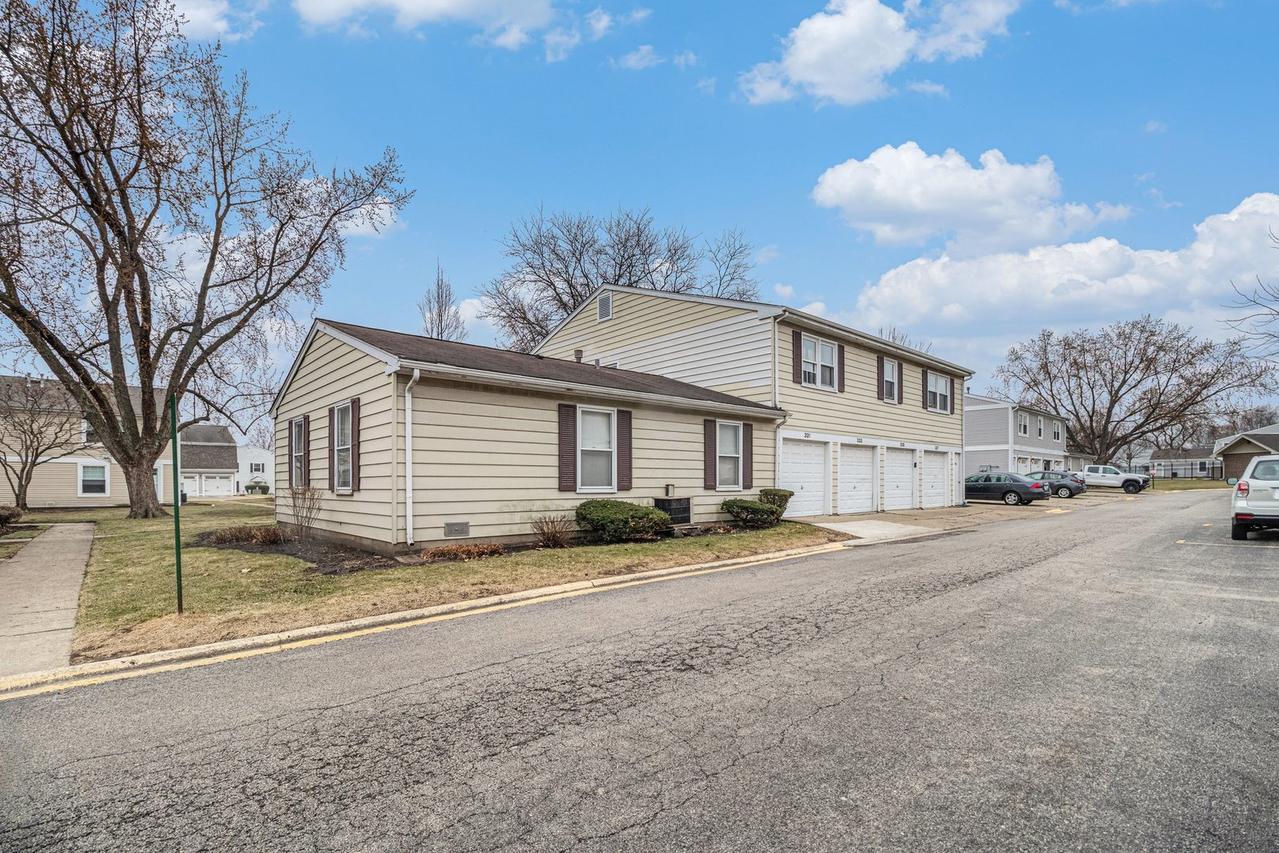 337 Mallard Ct., Vernon Hills, IL 60061