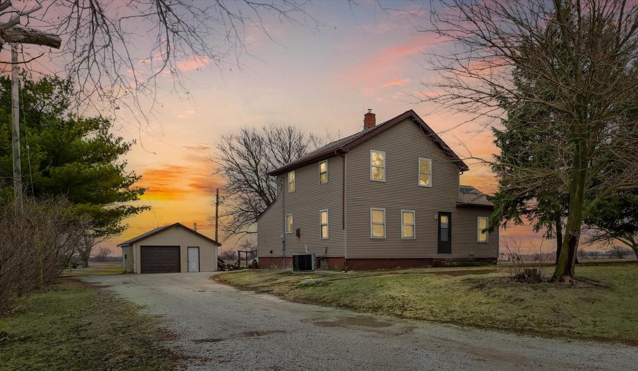314 N 200 East Rd., Loda, IL 60948