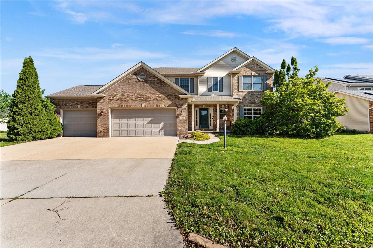 506 Riverbend Blvd., Mahomet, IL 61853