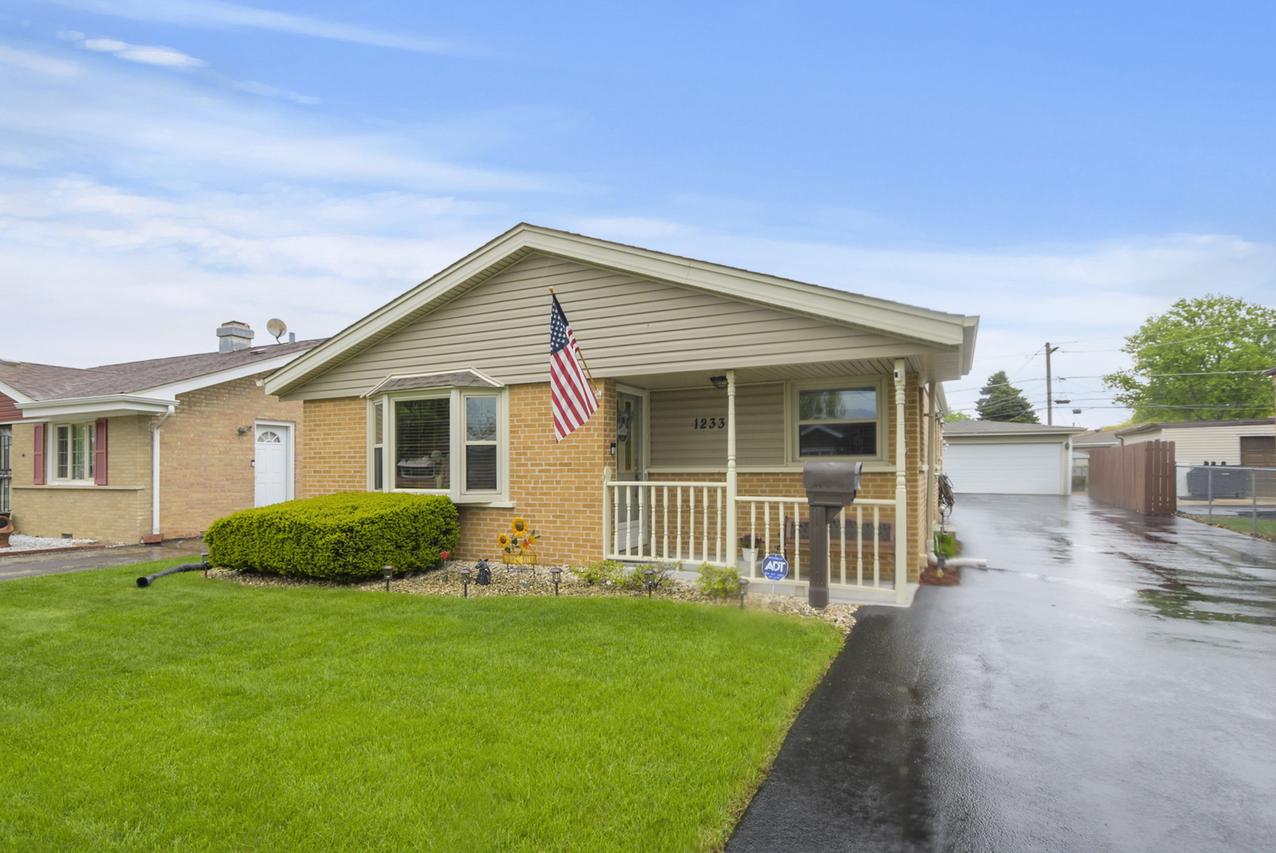 12337 S Loveland St., Alsip, IL 60803