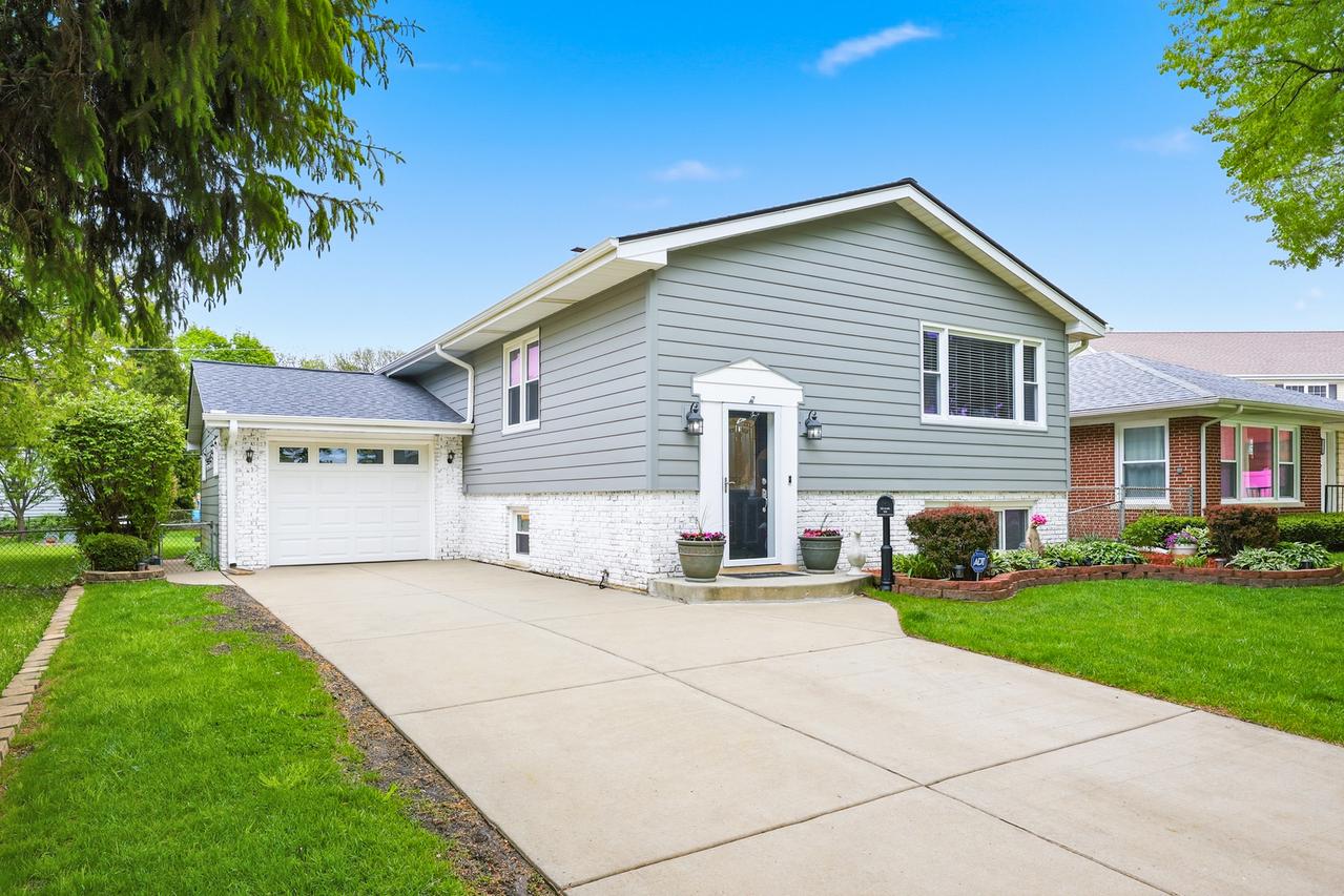639 N Kaspar Ave., Arlington Heights, IL 60004