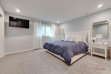 918 Bedford Ln., Libertyville, IL 60048