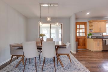 918 Bedford Ln., Libertyville, IL 60048