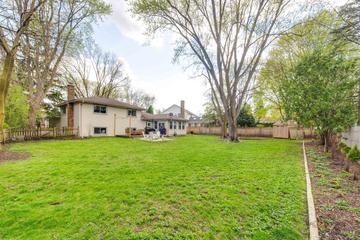 918 Bedford Ln., Libertyville, IL 60048