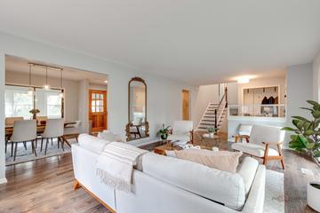 918 Bedford Ln., Libertyville, IL 60048