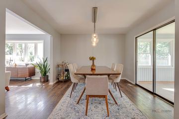 918 Bedford Ln., Libertyville, IL 60048