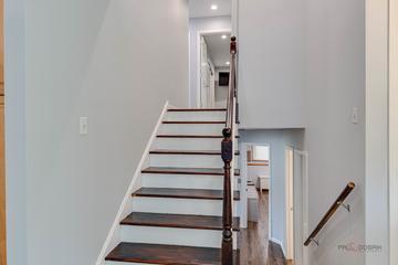 918 Bedford Ln., Libertyville, IL 60048