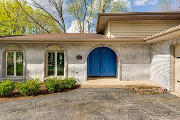918 Bedford Ln., Libertyville, IL 60048
