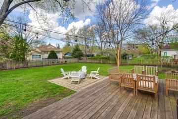 918 Bedford Ln., Libertyville, IL 60048
