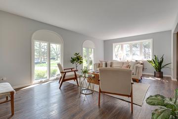 918 Bedford Ln., Libertyville, IL 60048