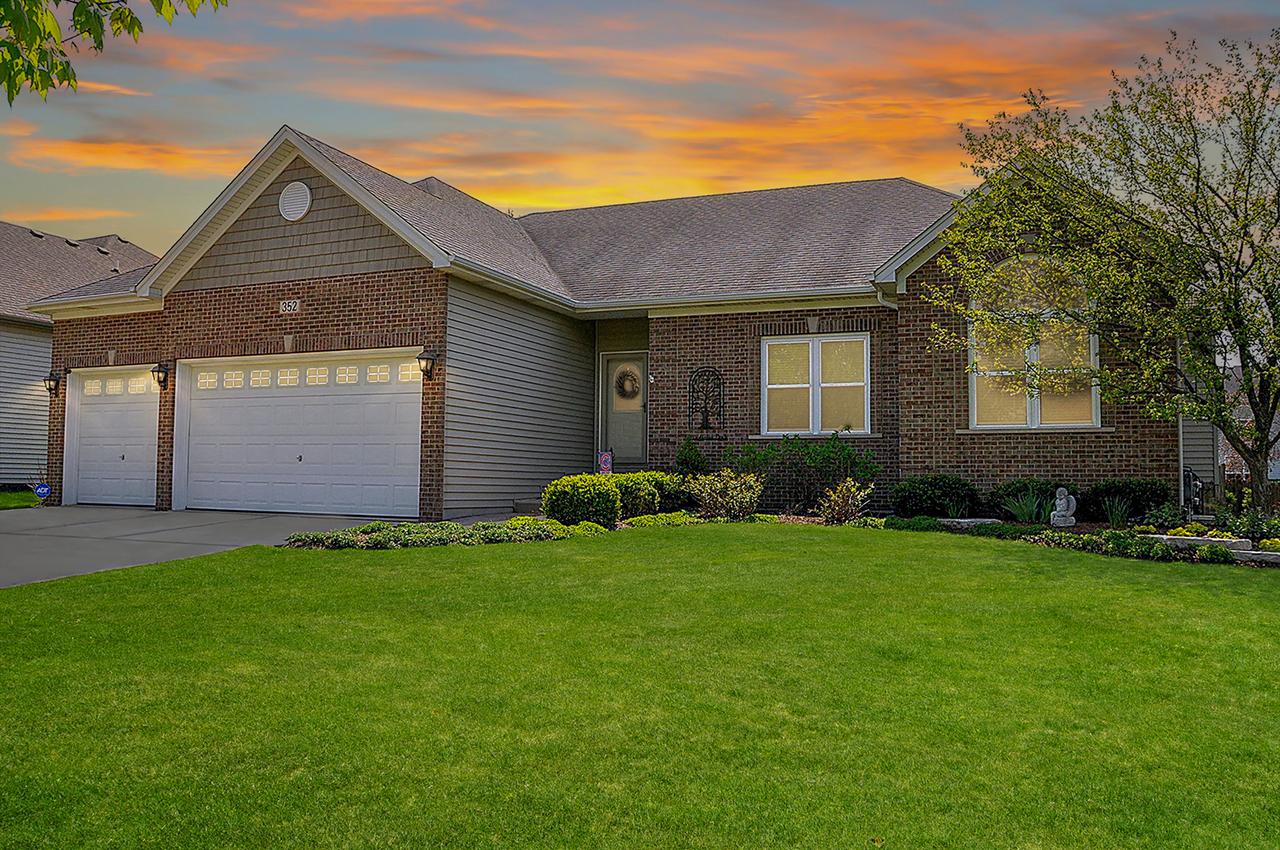 352 Andover Dr., Oswego, IL 60543