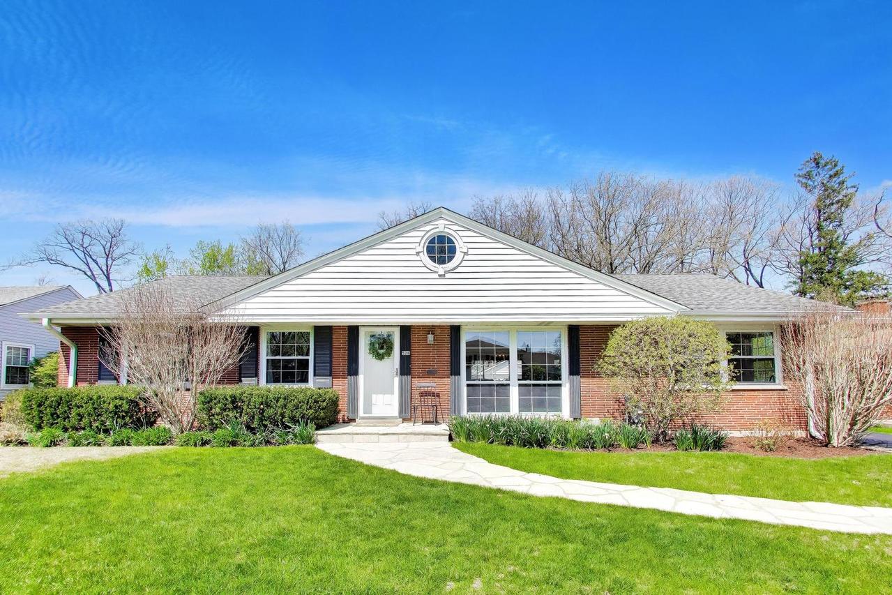 528 Cumnor Ct., Deerfield, IL 60015