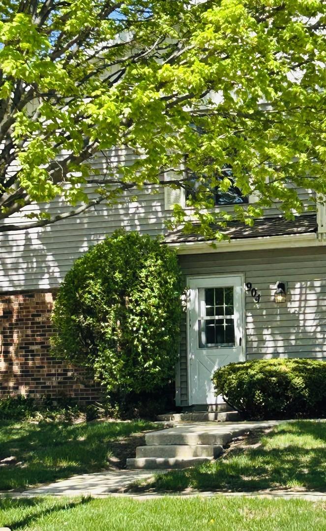 904 Van Buren Ct., Vernon Hills, IL 60061