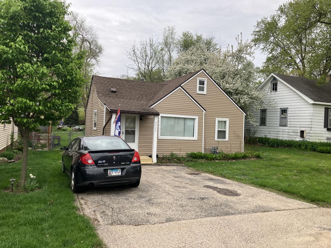 4909 Fountain Ln., Mccullom Lake, IL 60050