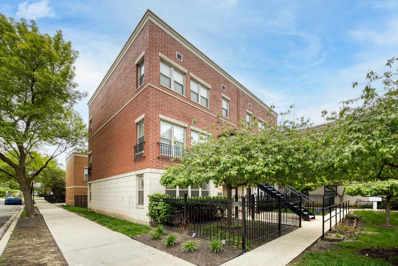 1331 N Burling St. #A, Chicago, IL 60610