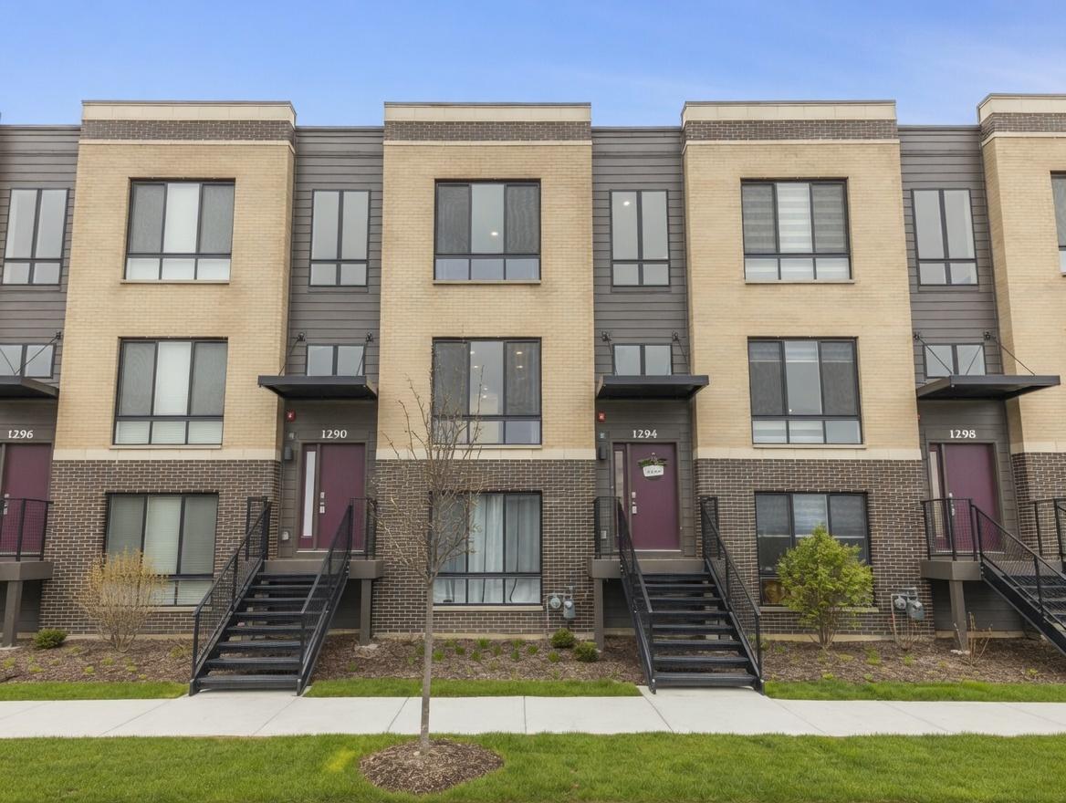 1294 Catalina Ct., Schaumburg, IL 60173