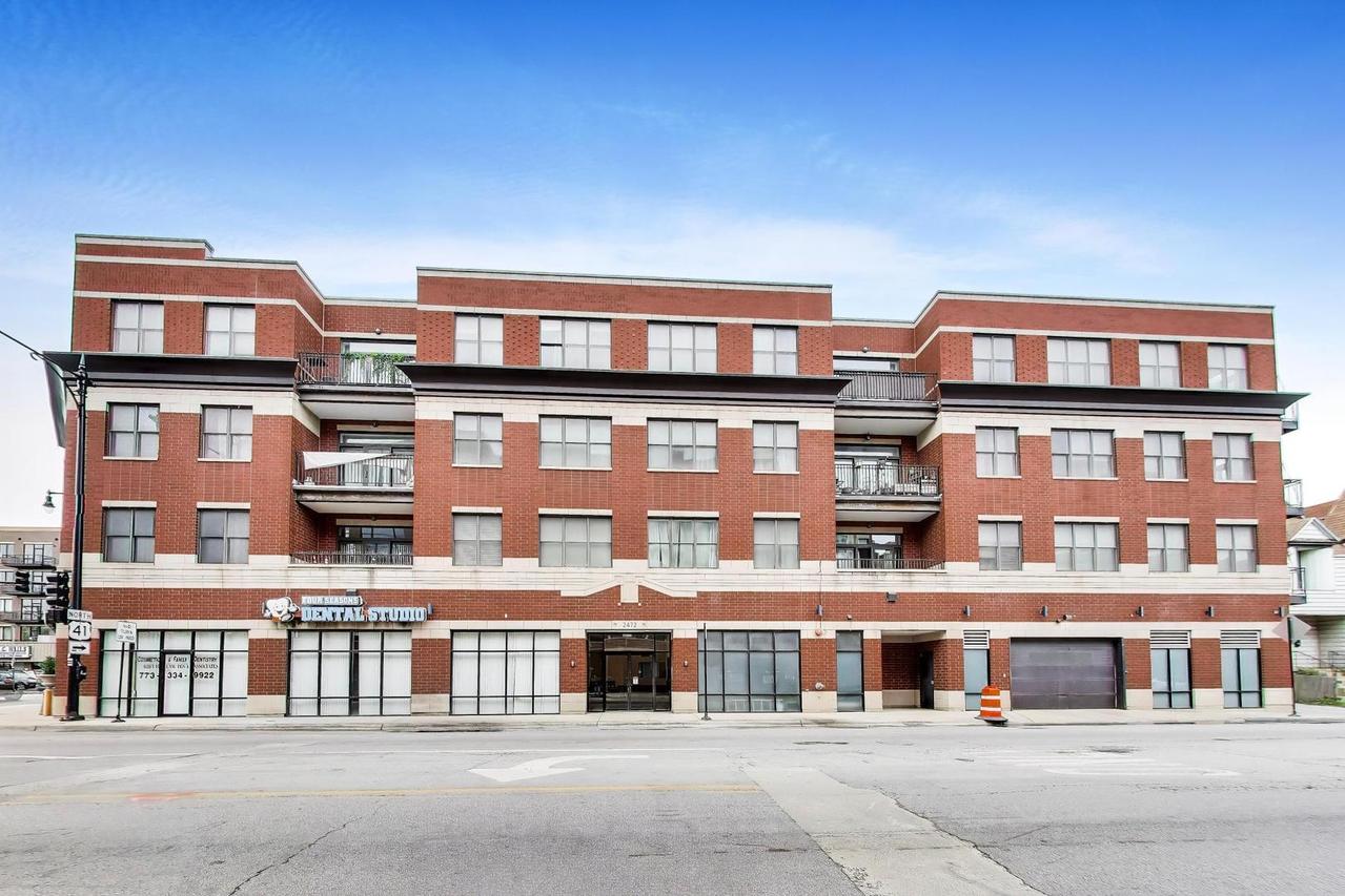 2472 W Foster Ave. #203, Chicago, IL 60625