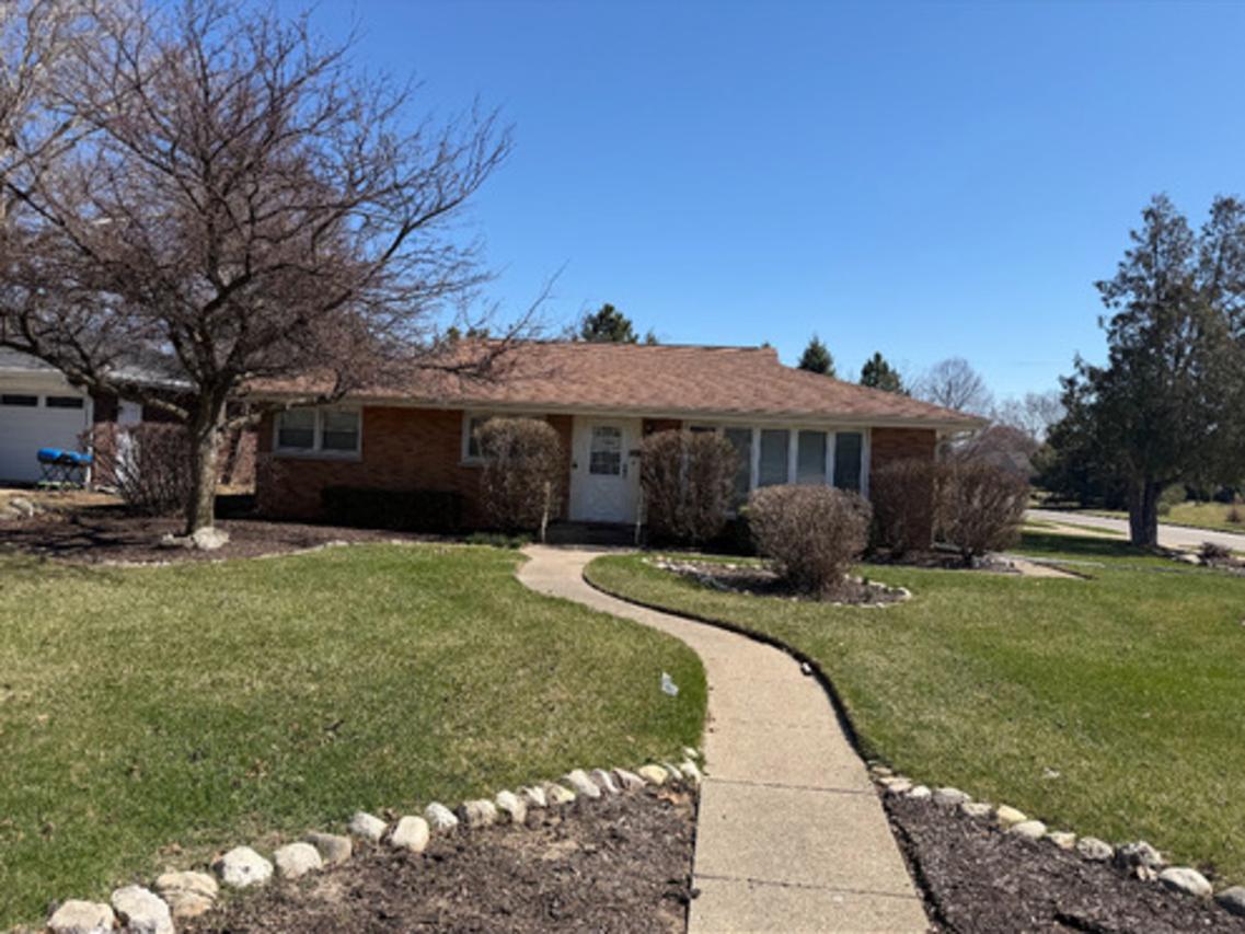 921 Northfield Dr., Aurora, IL 60505