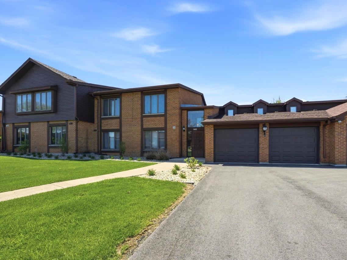 1402 Woodhollow Dr. #1A, Flossmoor, IL 60422