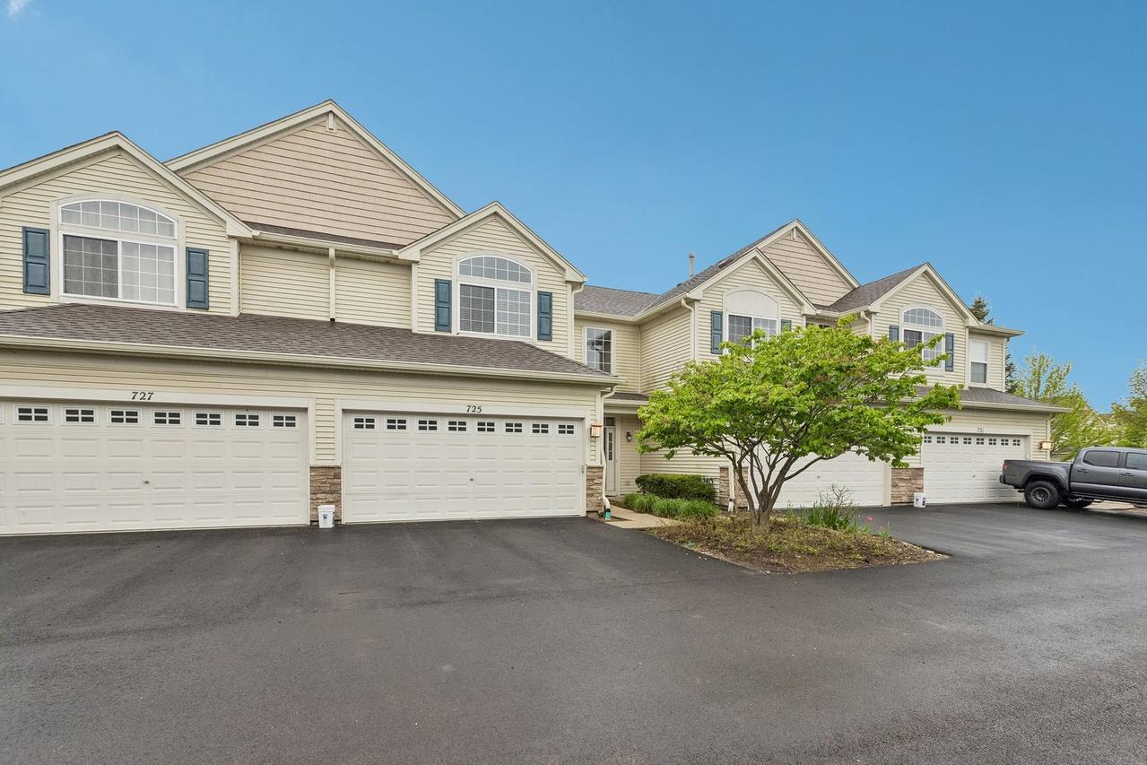 725 S Jade Ln., Round Lake, IL 60073