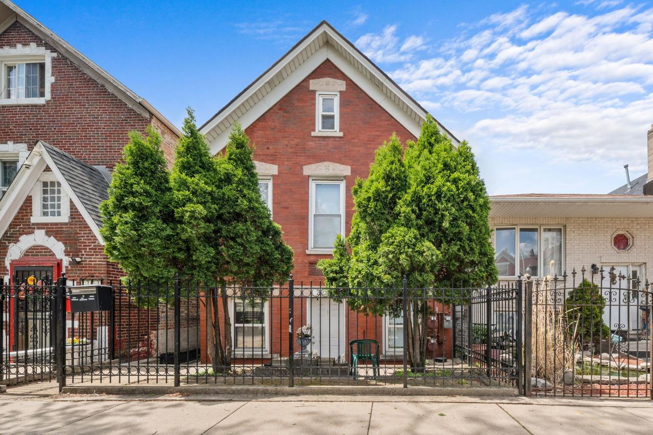 2250 S Sacramento Ave., Chicago, IL 60623