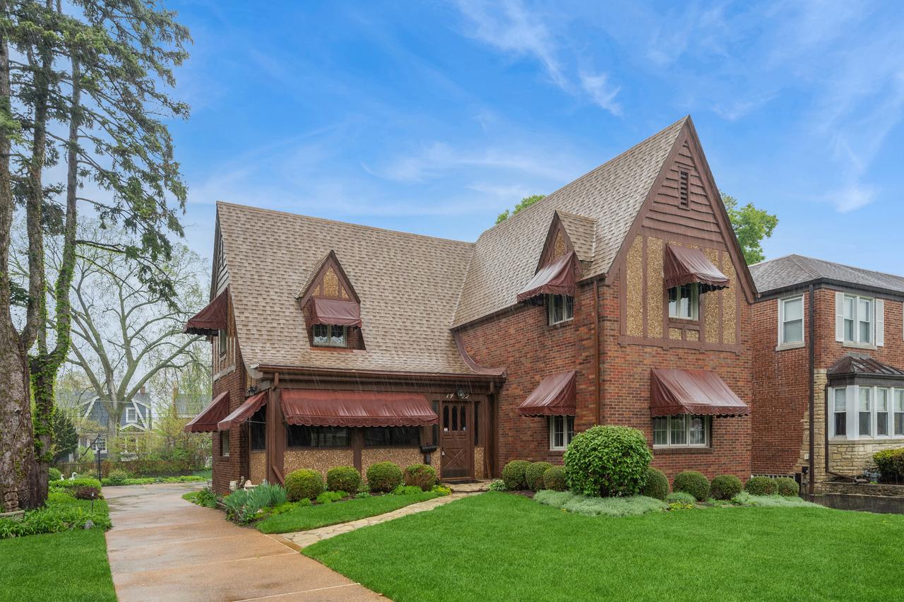 1422 Franklin Ave., River Forest, IL 60305