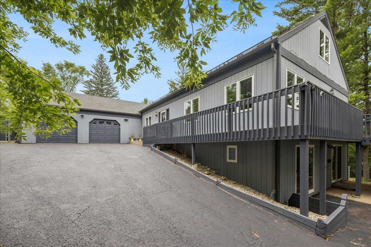 4402 Barreville Rd., Crystal Lake, IL 60012