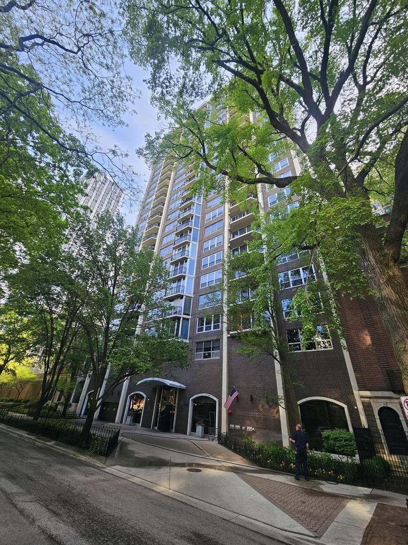 1515 N Astor St. #23BC, Chicago, IL 60610