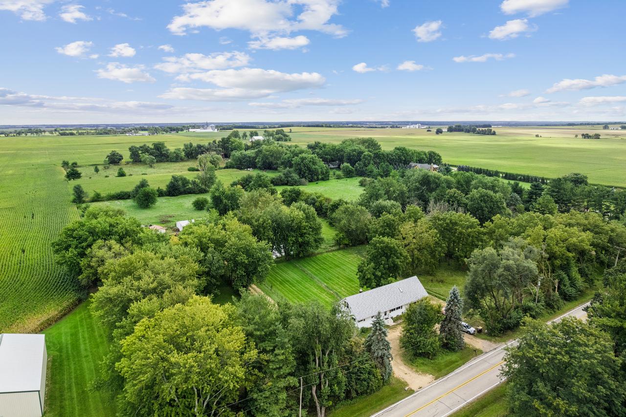 15036 Durkee Rd., Harvard, IL 60033