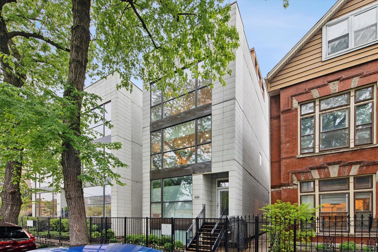 820 N Wood St. #3, Chicago, IL 60622
