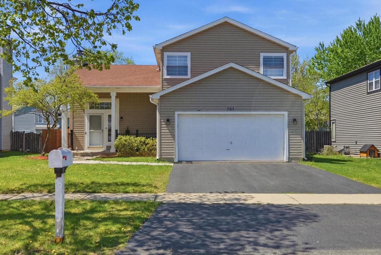 761 Parc Ct., Lake In The Hills, IL 60156