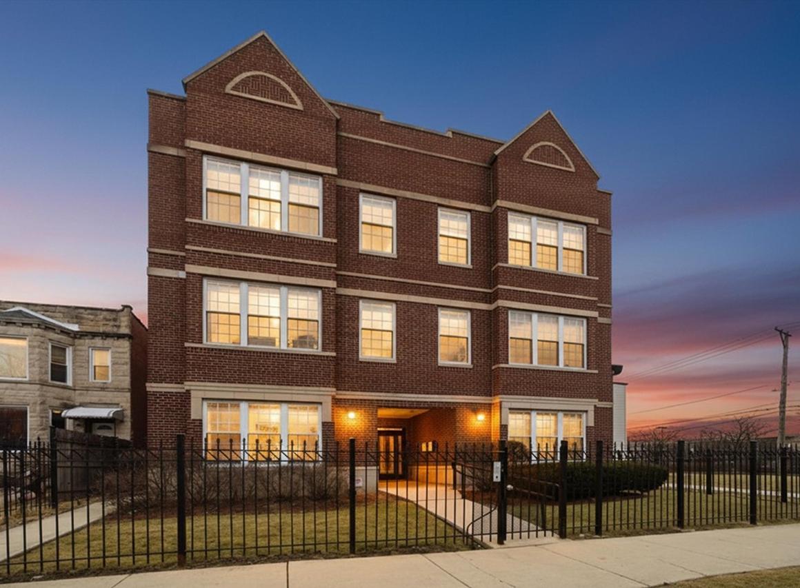 25 N Menard Ave. #2S, Chicago, IL 60644