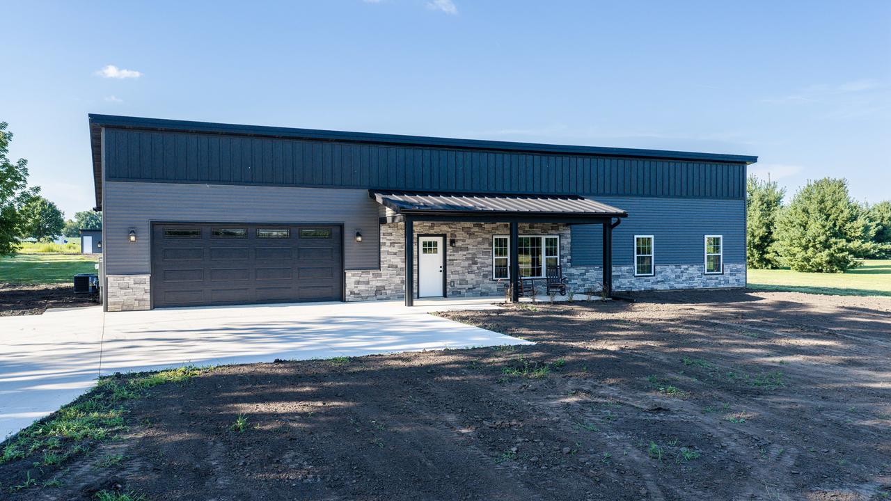 1854 W Backbone Rd., Princeton, IL 61356