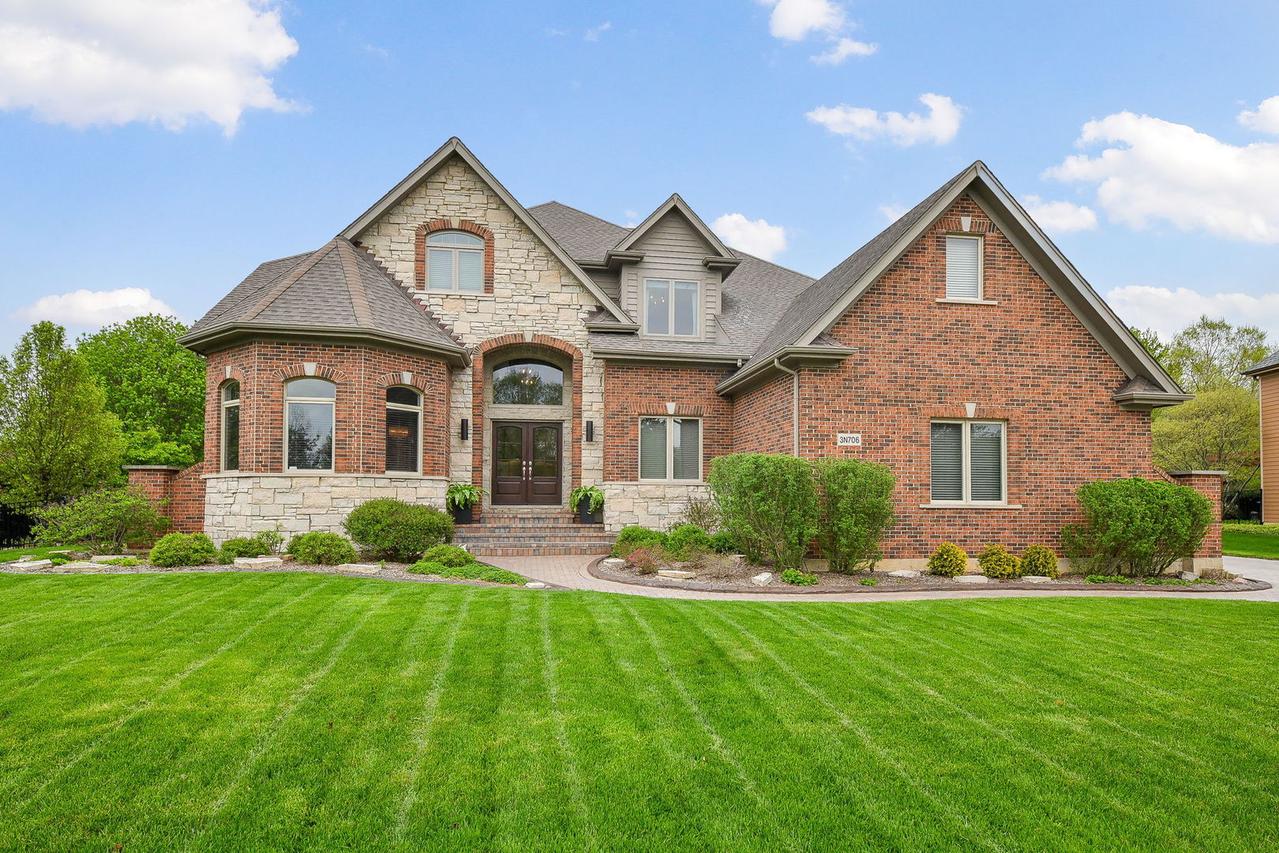 3N706 Herman Melville Ln., St. Charles, IL 60175