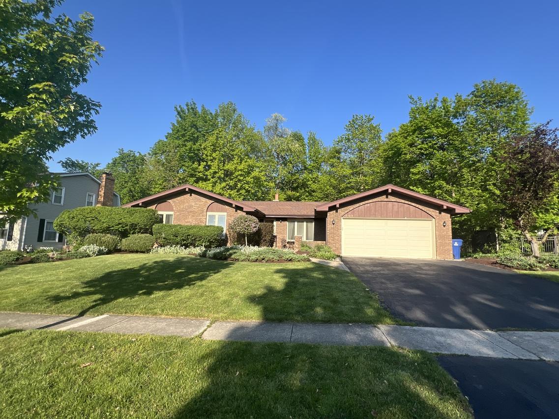 809 Overlook Dr., Frankfort, IL 60423
