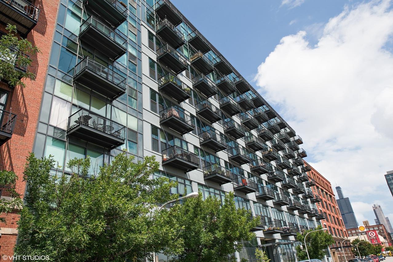 1224 W Van Buren Ave. #822, Chicago, IL 60607