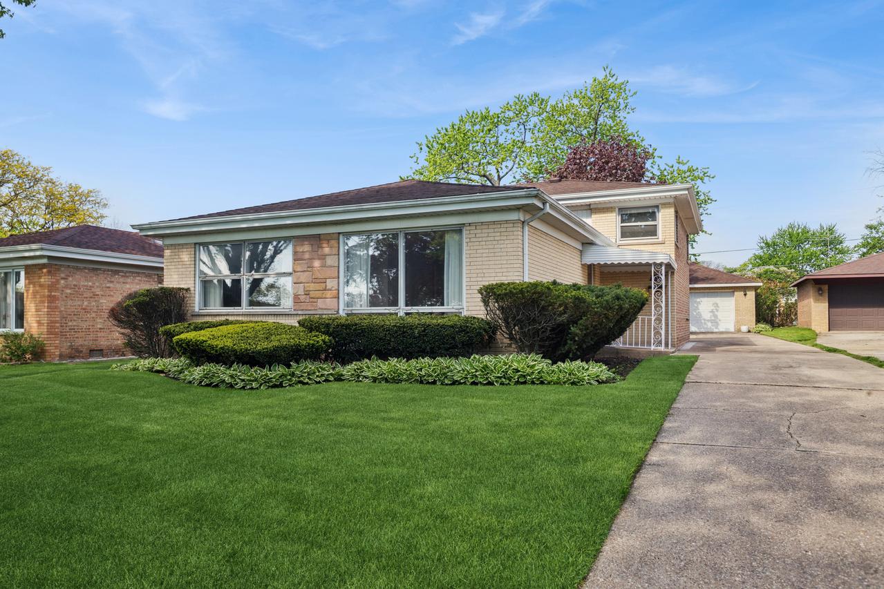 8538 N Oketo Ave., Niles, IL 60714