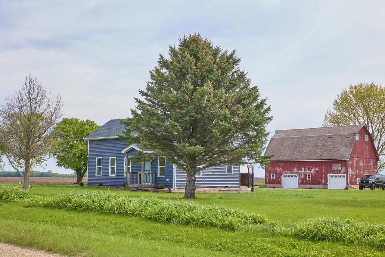 324 Wixon Pit Rd., Earlville, IL 60518