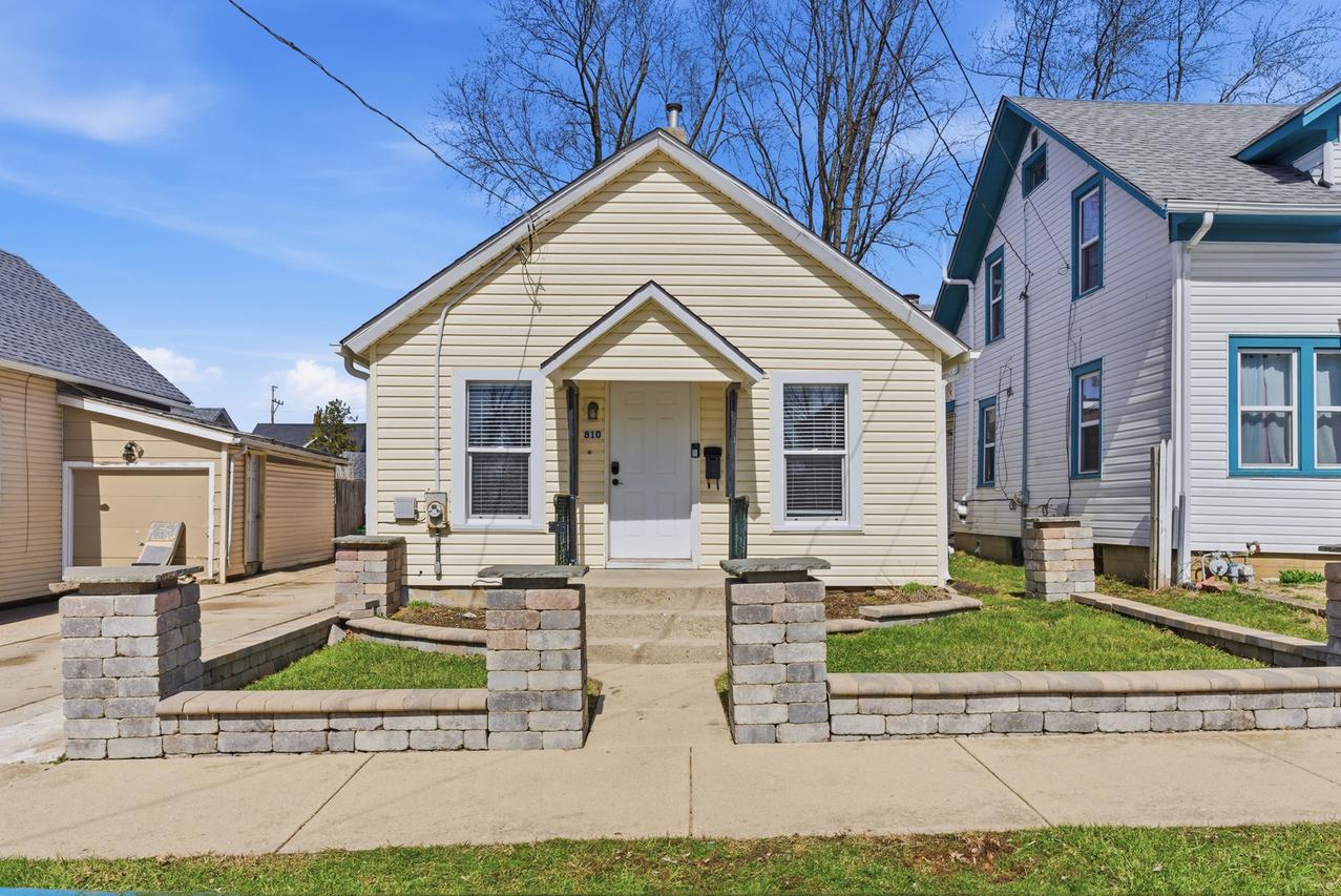 810 Superior St., Aurora, IL 60505