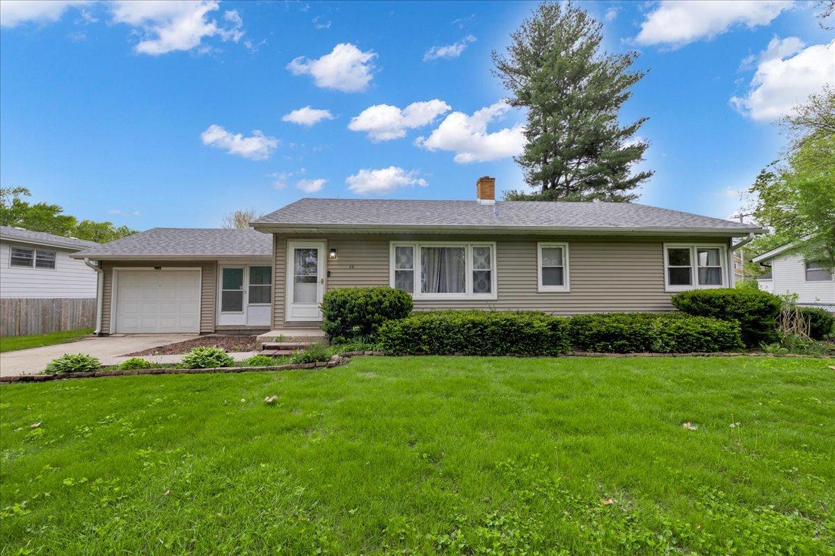 64 E Benton St., Oswego, IL 60543